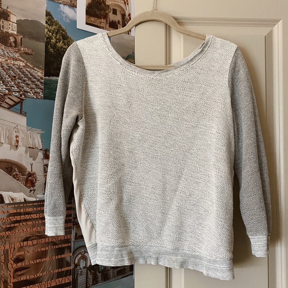 Two toned crew neck sweater/sweatshirt